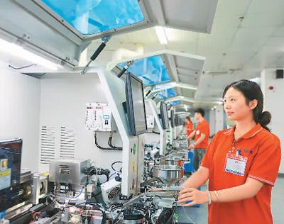 中国外贸展现韧性活力