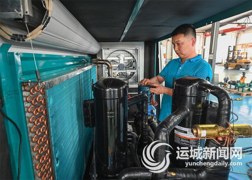 山西新源谷能源科技工人在生产地源热泵产品
