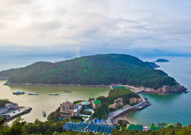 浙江台州代管的一个“百强县”,是省内第二大岛,拥有大鹿岛景区